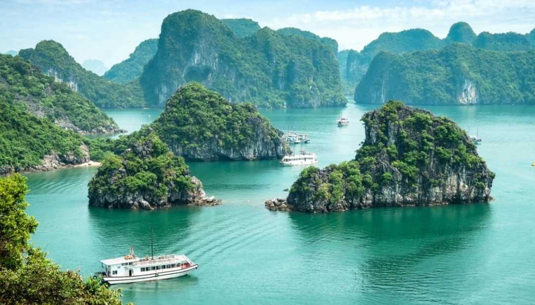 Vietnam Le Meraviglie Della Baia Di Halong Bruno Bottaro